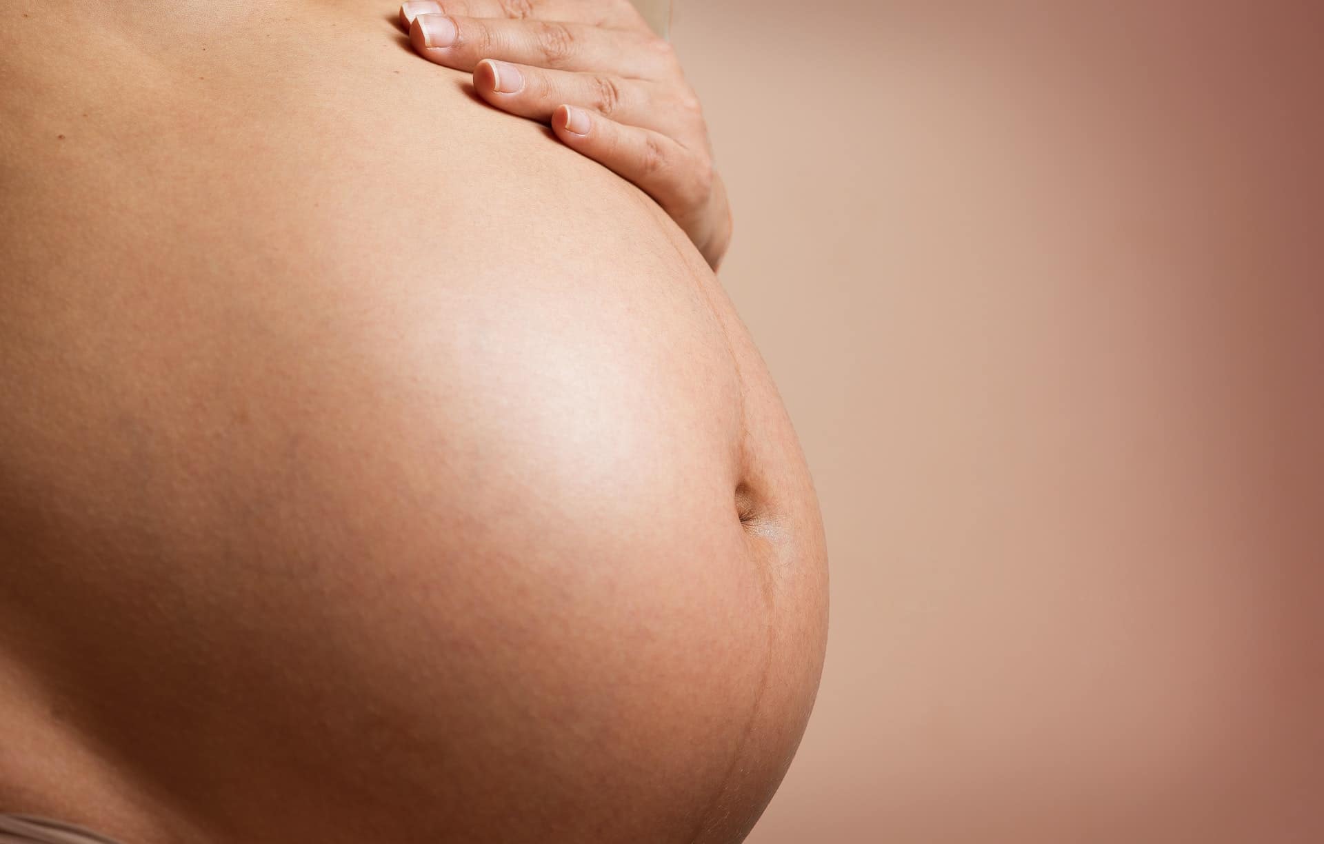 Surrogacy as a lesbian pregnancy option